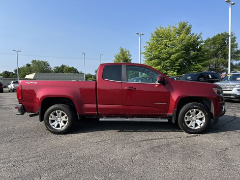 Used 2017 Chevrolet Colorado LT w/ LT Convenience Package AWD/4WD image 3