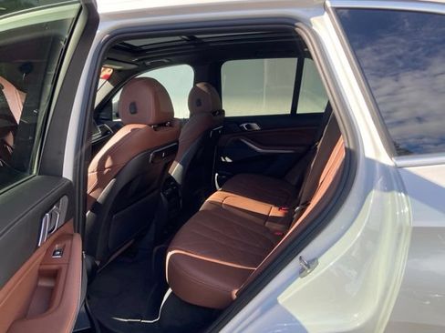 Used 2024 BMW X5 xDrive40i w/ Premium Package AWD/4WD image 11