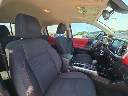 Used 2021 Toyota Tacoma SR5 RWD image 28