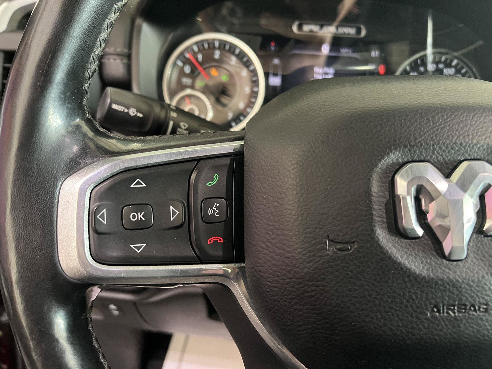 Used 2019 RAM 1500 Laramie AWD/4WD image 18