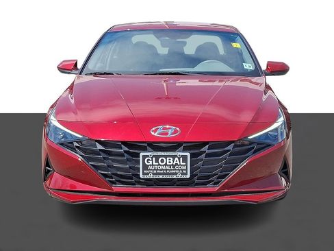 Used 2023 Hyundai Elantra SEL FWD image 2