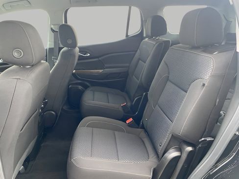 Used 2023 GMC Acadia SLE w/ Driver Convenience Package image 11