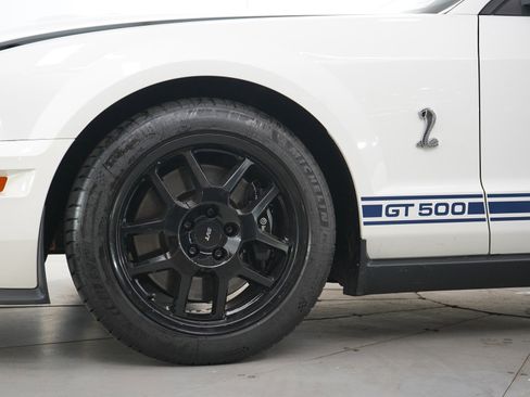 Used 2007 Ford Mustang Shelby GT500 RWD image 29