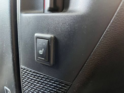 Used 2017 Chrysler Pacifica Limited w/ UConnect Theater Package FWD image 35