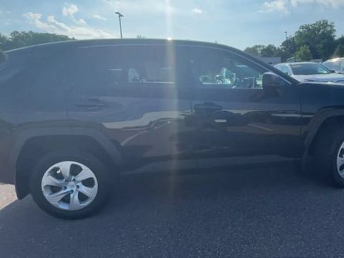 Used 2024 Toyota RAV4 LE AWD/4WD image 9