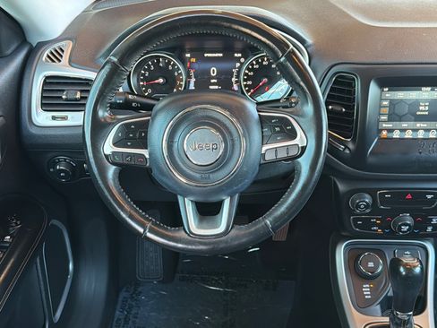 Used 2018 Jeep Compass Latitude w/ Popular Equipment Group AWD/4WD image 15
