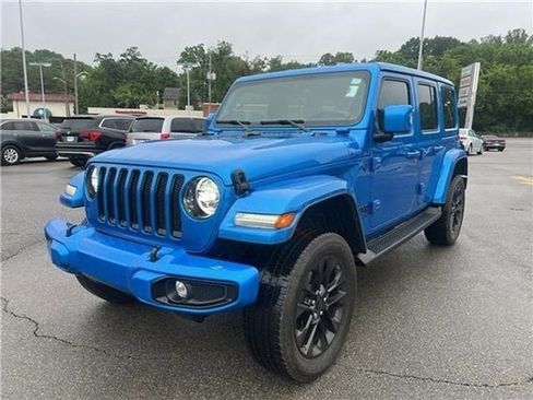 Used 2022 Jeep Wrangler Unlimited Sahara AWD/4WD image 37