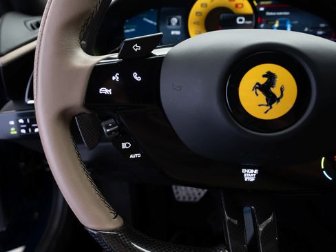 Used 2022 Ferrari Roma RWD image 21
