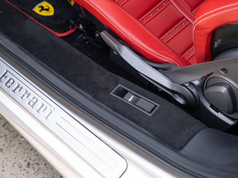 Used 2017 Ferrari 488 Spider RWD image 32