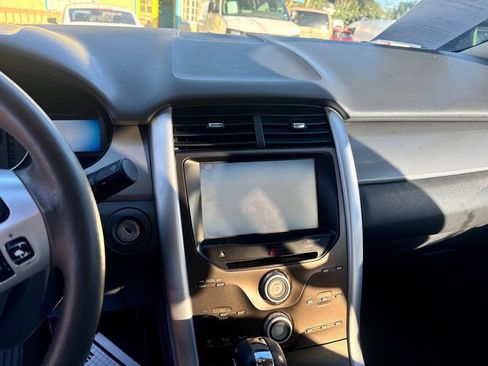 Used 2013 Ford Edge SEL FWD image 9