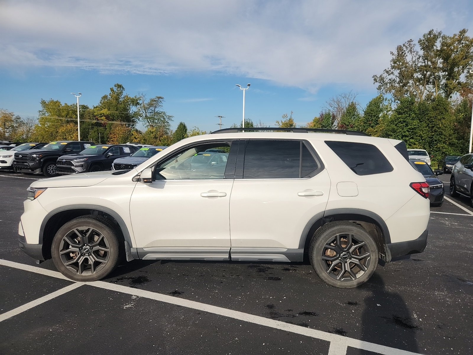 Used 2024 Honda Pilot Touring image 3