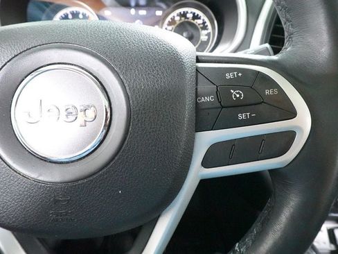 Used 2017 Jeep Cherokee Overland AWD/4WD image 15