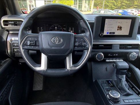 Used 2025 Toyota 4Runner SR5 AWD/4WD image 6