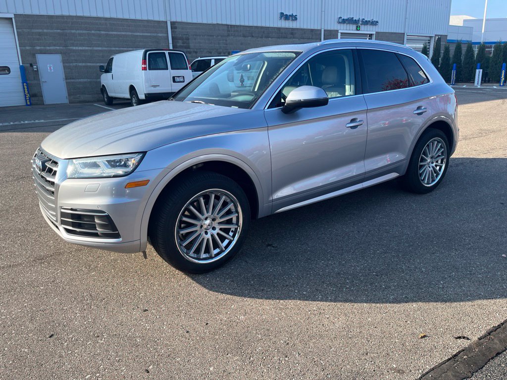 Used 2018 Audi Q5 2.0T Premium Plus w/ Premium Plus Package AWD/4WD image 3