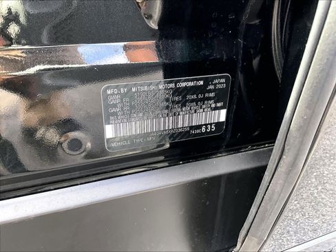 Used 2023 Mitsubishi Outlander SEL image 35