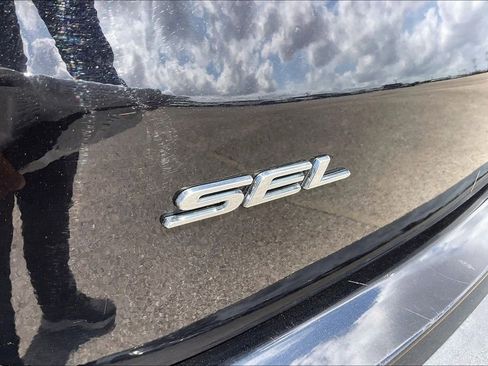 Used 2022 Ford Edge SEL AWD/4WD image 21