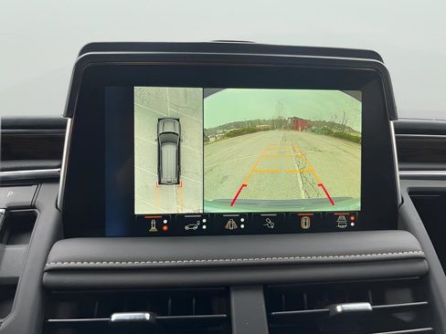 Used 2023 Chevrolet Suburban Premier w/ Advanced Technology Package image 27