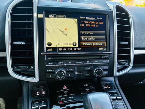 Used 2016 Porsche Cayenne AWD/4WD image 21