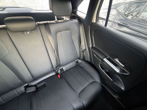 Used 2025 Mercedes-Benz GLA 250 4MATIC image 37