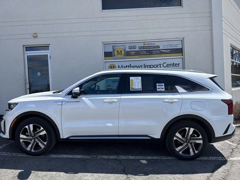 Certified 2023 Kia Sorento SX Prestige image 2
