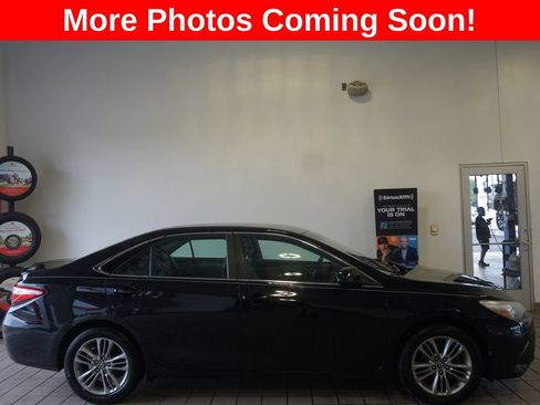 Used 2016 Toyota Camry SE FWD image 2