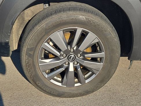 Used 2024 Nissan Pathfinder SV FWD image 5