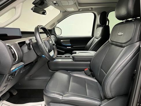 Used 2025 Ford Expedition Max Platinum AWD/4WD image 21