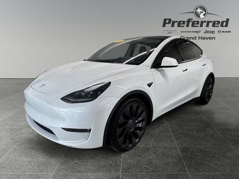 Used 2022 Tesla Model Y Performance AWD/4WD image 11