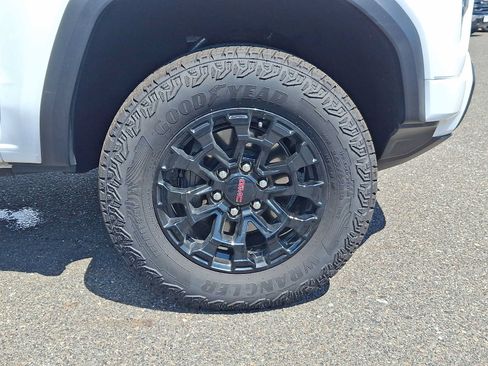 Used 2026 GMC Canyon Elevation w/ Convenience Package RWD image 9