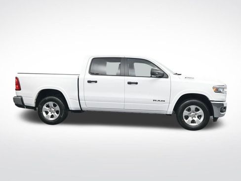Used 2025 RAM 1500 Big Horn AWD/4WD image 4