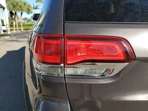 Used 2020 Jeep Grand Cherokee Limited w/ Luxury Group II image 27