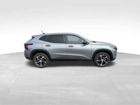 New 2026 Chevrolet Trax RS w/ Driver Confidence Package image 2