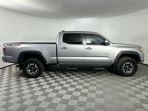 Used 2020 Toyota Tacoma TRD Off-Road w/ Technology Package image 9