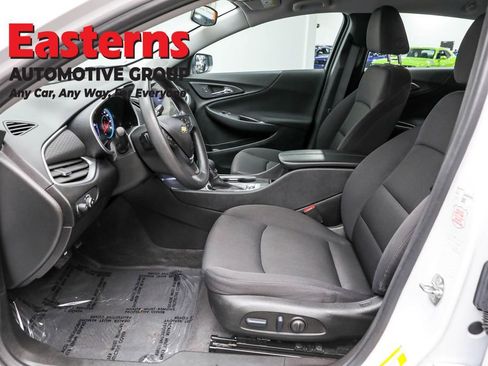 Used 2024 Chevrolet Malibu LT image 14