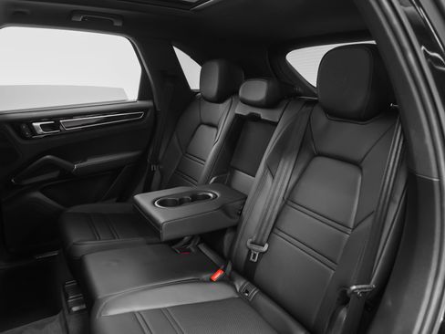Certified 2023 Porsche Cayenne AWD/4WD image 40
