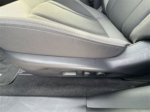 Used 2026 Subaru Crosstrek 2.0i Premium image 12