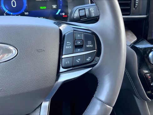Used 2022 Ford Explorer Platinum w/ Technology Package image 24