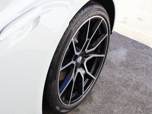 New 2025 Porsche Taycan image 35