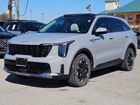 Certified 2025 Kia Sorento S w/ Panoramic Sunroof Package image 10