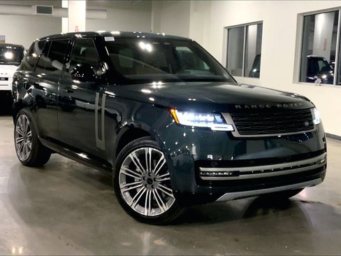 New 2026 Land Rover Range Rover SE image 2