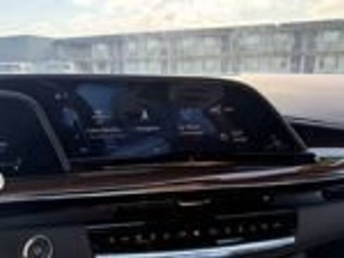 Used 2024 Cadillac Escalade Premium Luxury w/ Performance Package AWD/4WD image 9