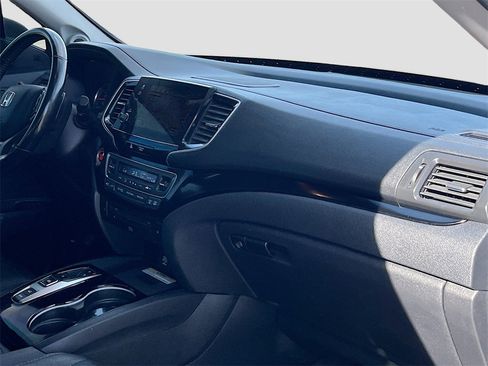 Used 2020 Honda Pilot Touring image 32