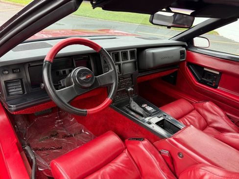Used 1987 Chevrolet Corvette Convertible RWD image 9