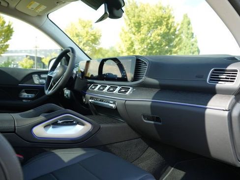 Certified 2026 Mercedes-Benz GLS 450 4MATIC image 45