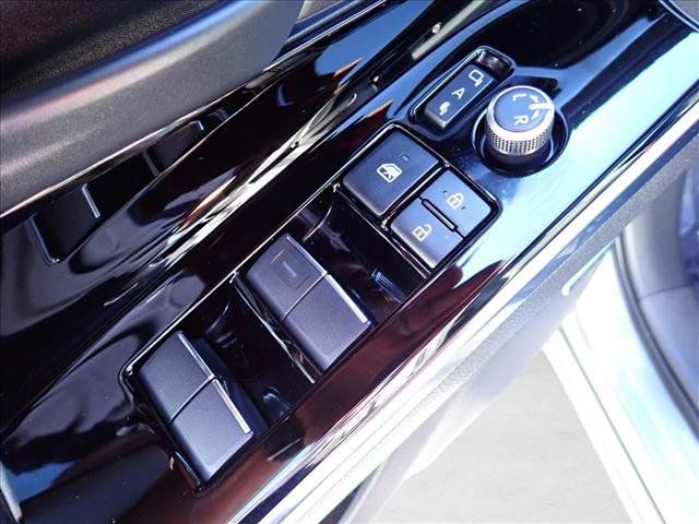 Used 2023 Subaru Solterra AWD image 18