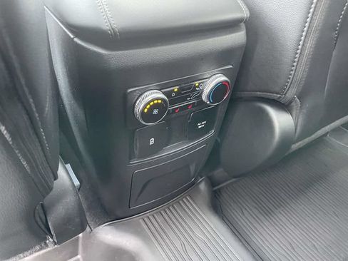 Used 2022 Ford Explorer Limited w/ Equipment Group 301A AWD/4WD image 15