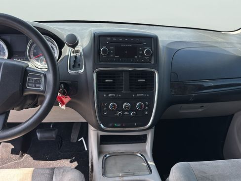 Used 2014 Dodge Grand Caravan SXT FWD image 15
