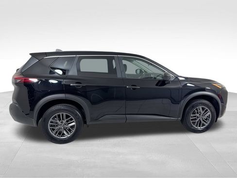 Used 2023 Nissan Rogue S FWD image 9