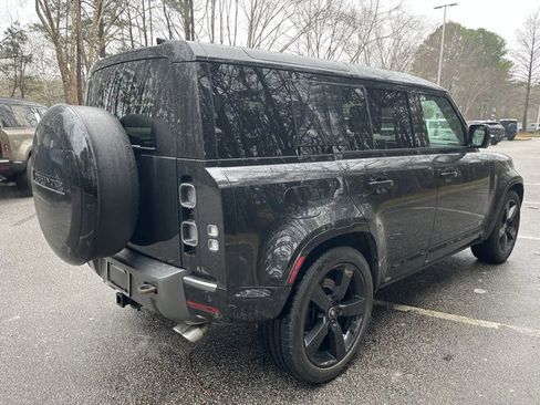 Used 2024 Land Rover Defender 110 V8 image 9