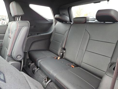 Certified 2024 Chevrolet Traverse RS w/ LPO, Floor Liner Package image 21